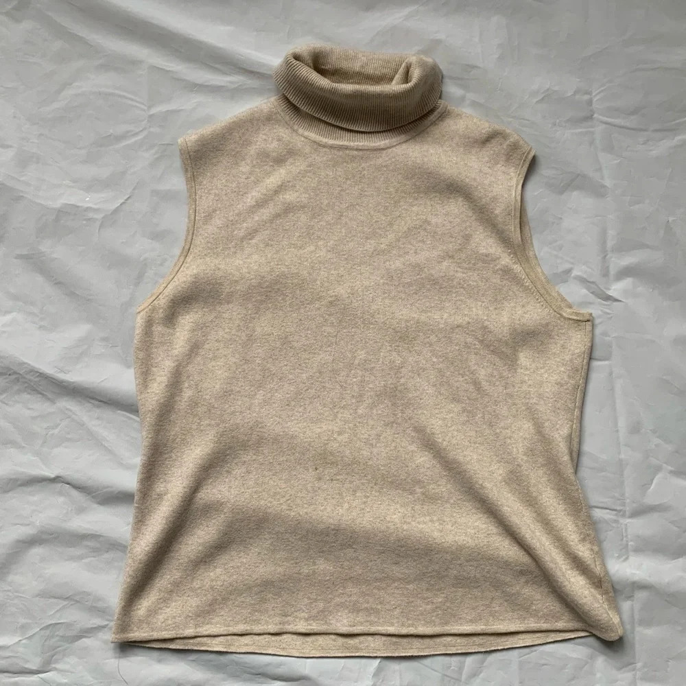 ⭐️Host Pick⭐️✨ Designer Originals Crème Petite PXL Turtleneck Tank Top ✨ - Picture 3 of 7